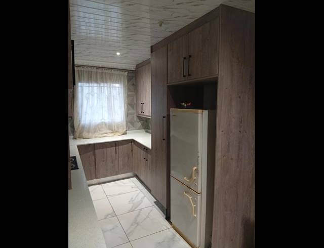6 BEDROOM HOUSE FOR SALE IN BIRCH ACRES